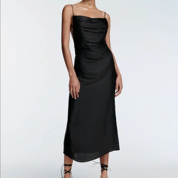 Robe Noire Dos Nu Zara Taille S - Longueur Midi - Occasion Très Bon état